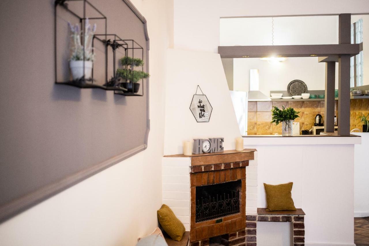 Art Downtown Alecsandri St Luxury Apartment 오라데아 외부 사진