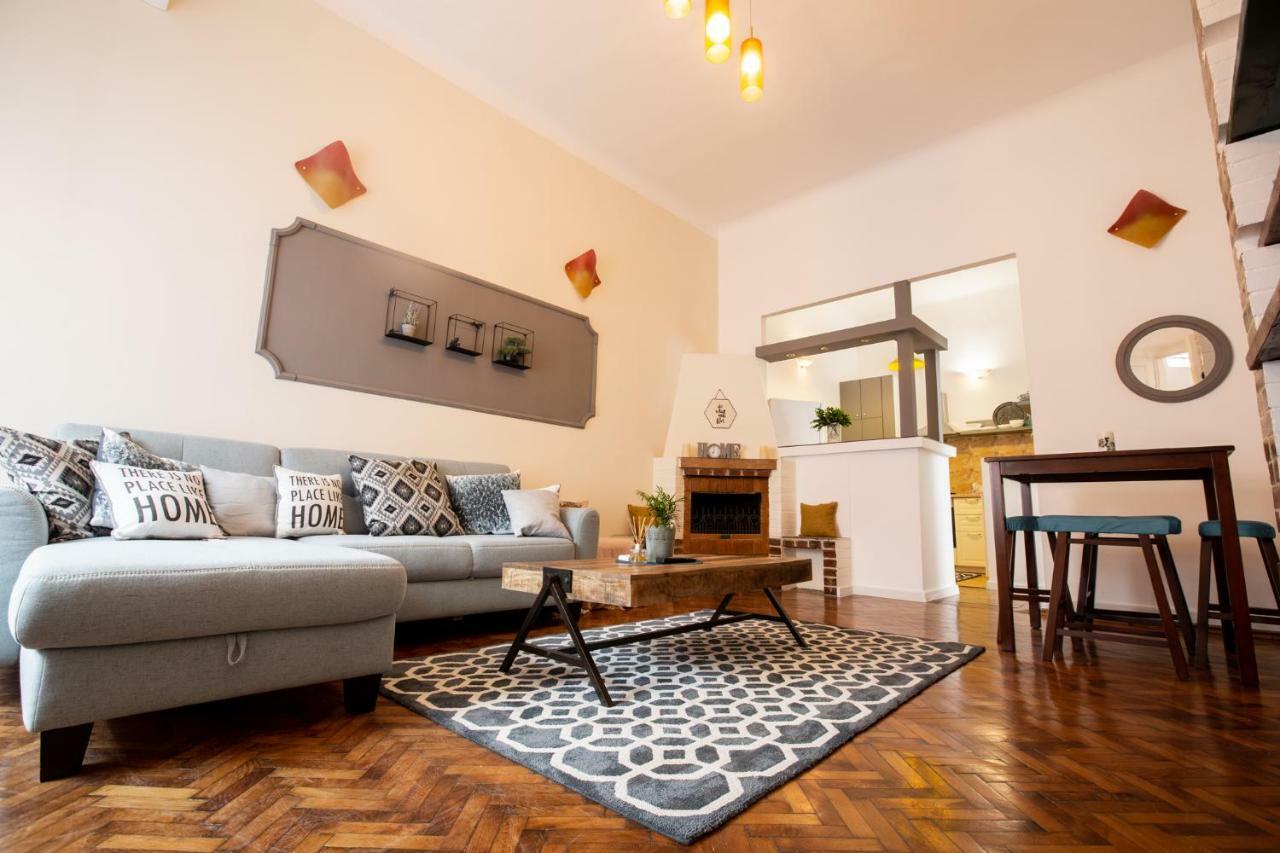 Art Downtown Alecsandri St Luxury Apartment 오라데아 외부 사진