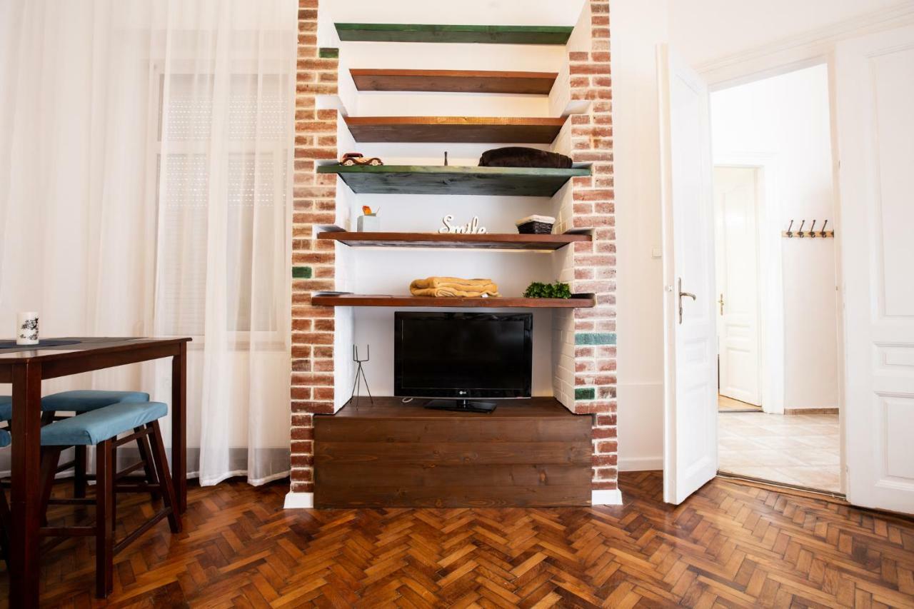 Art Downtown Alecsandri St Luxury Apartment 오라데아 외부 사진
