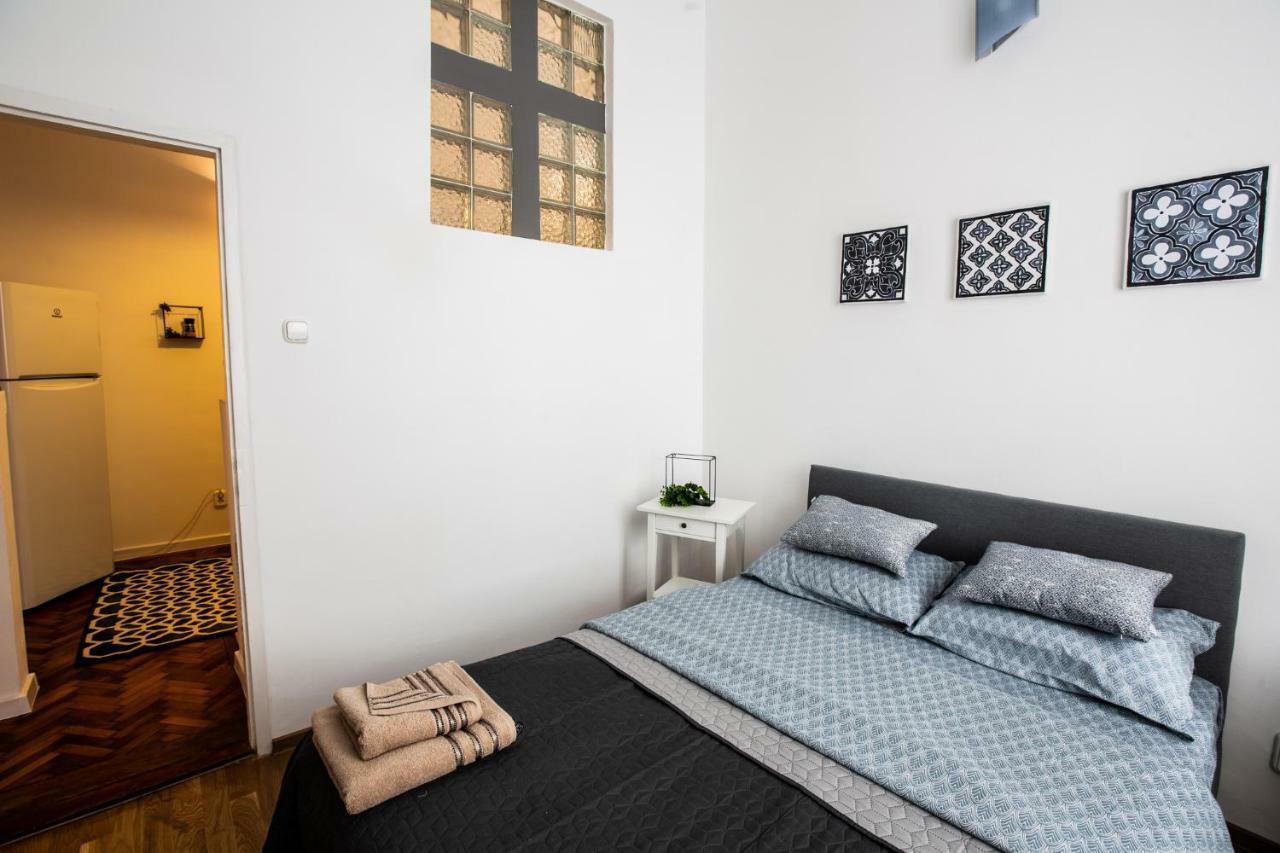 Art Downtown Alecsandri St Luxury Apartment 오라데아 외부 사진