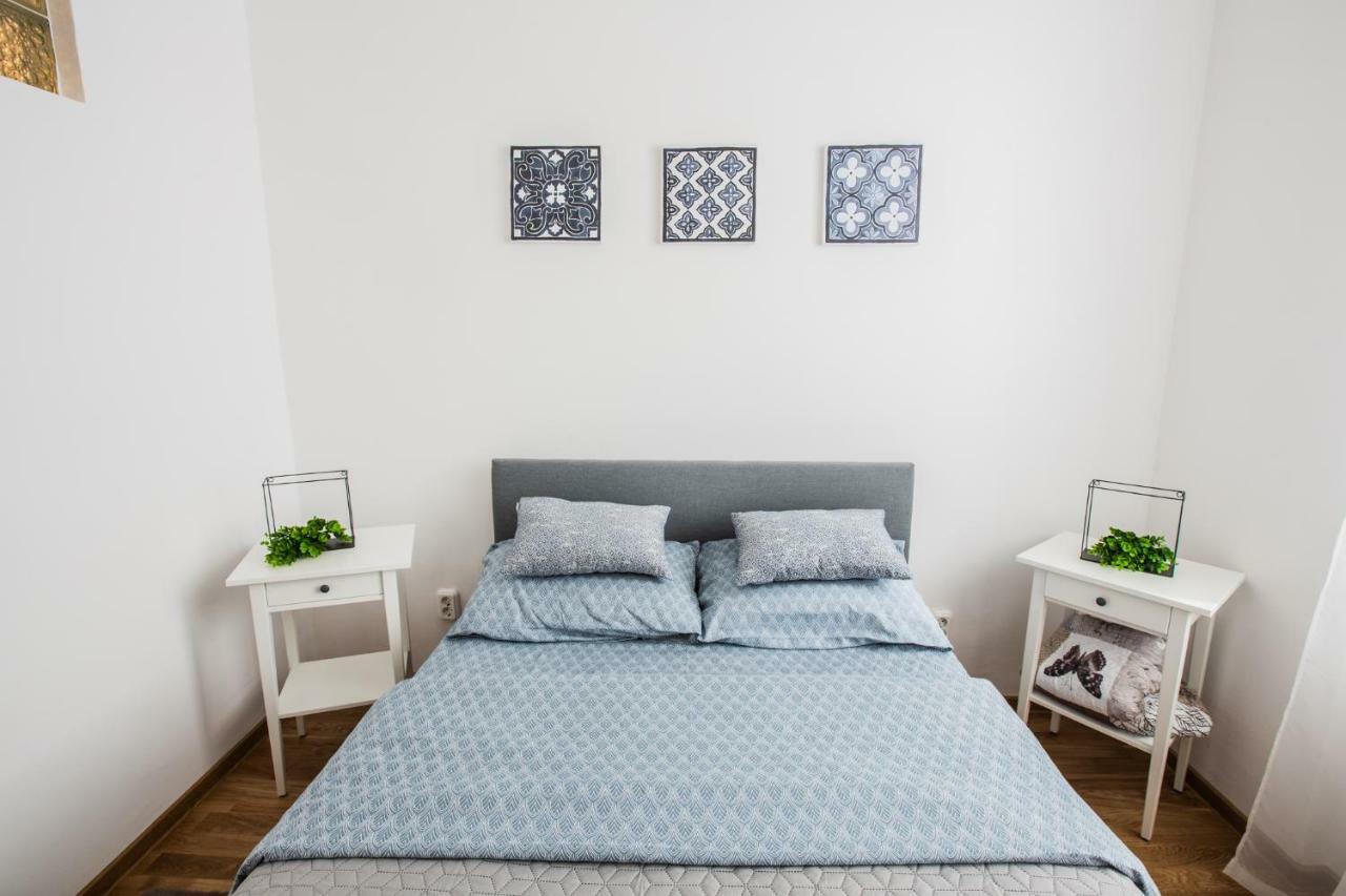 Art Downtown Alecsandri St Luxury Apartment 오라데아 외부 사진